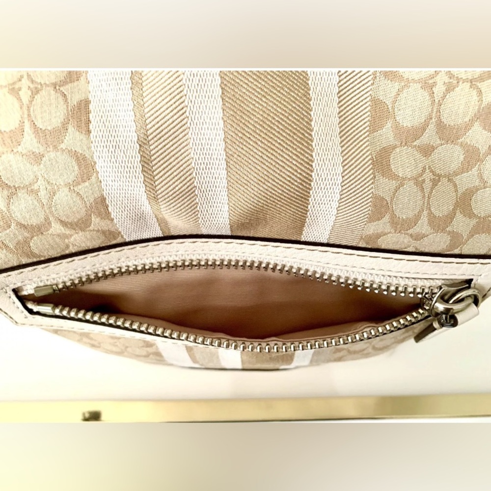 COACH bag LEGACY 2012 NWT condition Duffle Khaki Ivory Signature Glitter Stripe - Picture 8 of 10